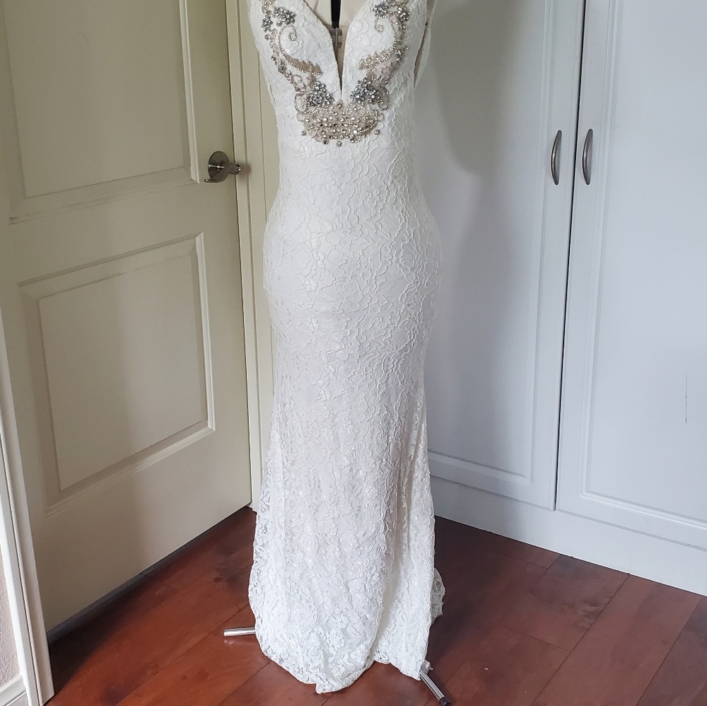 Lace embellished white dress sz0